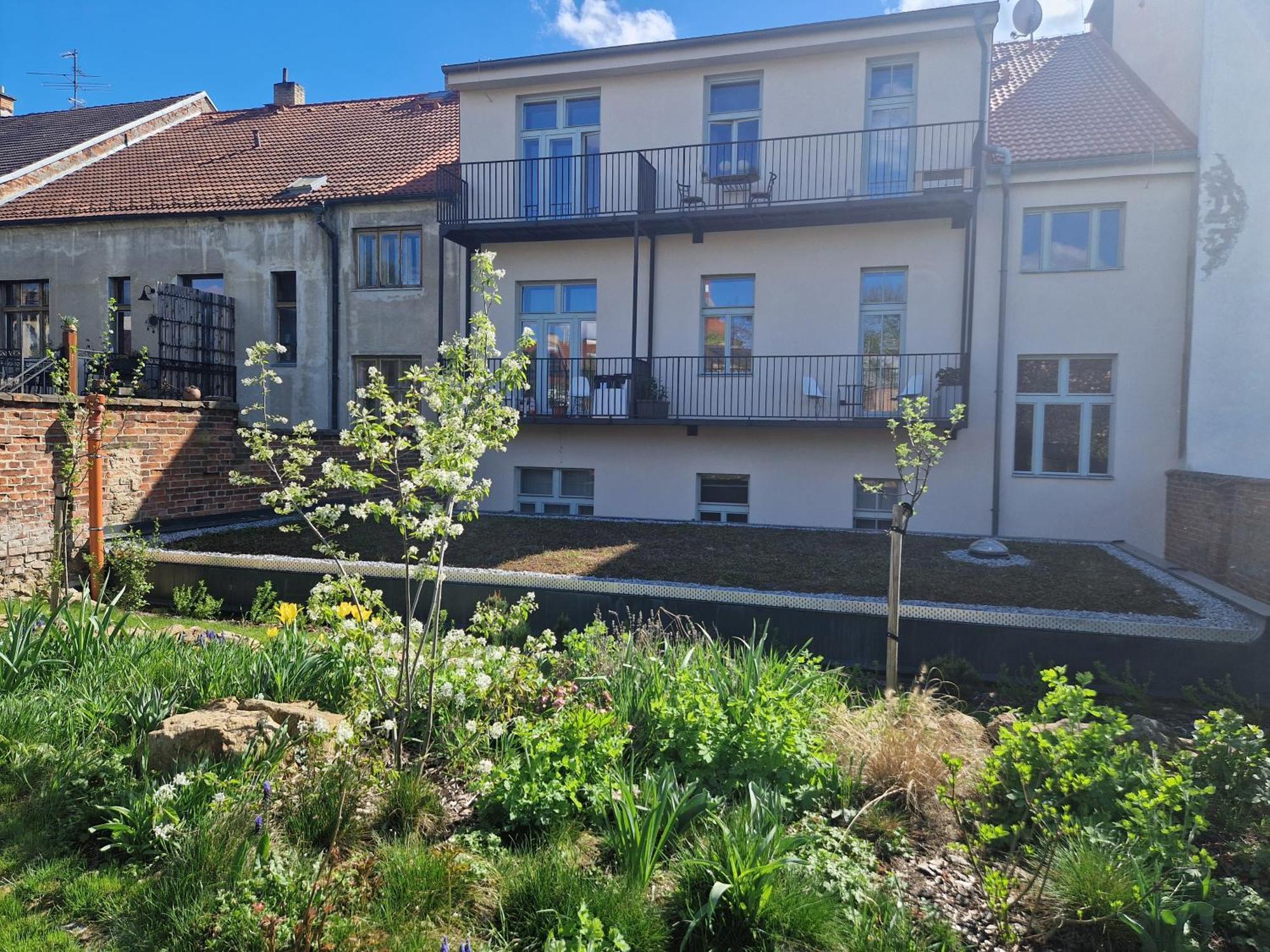 Art Nouveau Apartment With Garden In Pisek Экстерьер фото